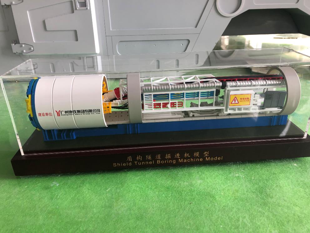 机械模型.jpg